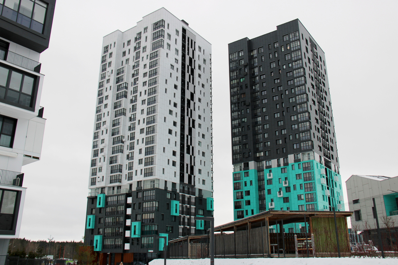 Копище, Небесная улица, 10; Небесная улица, 11