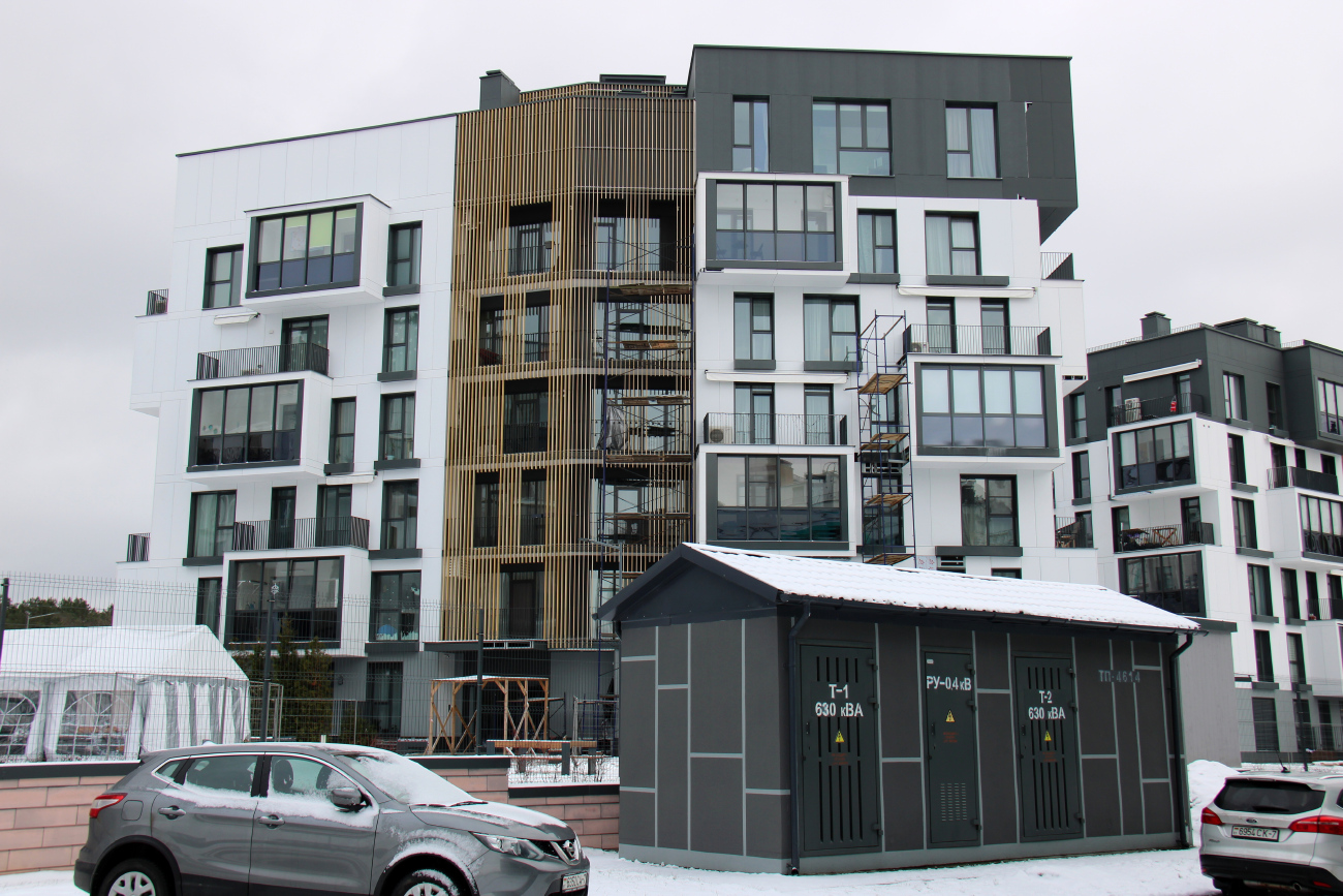 Копище, Небесная улица, 8; Небесная улица, 8*