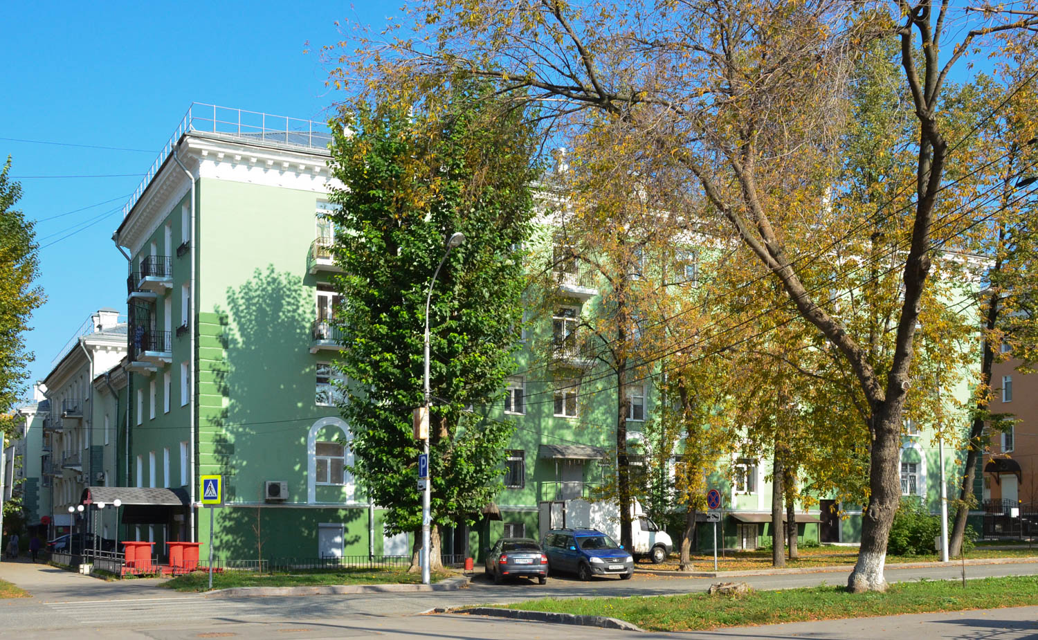 Пермь, Улица Куйбышева, 90 / Улица Соловьёва, 11