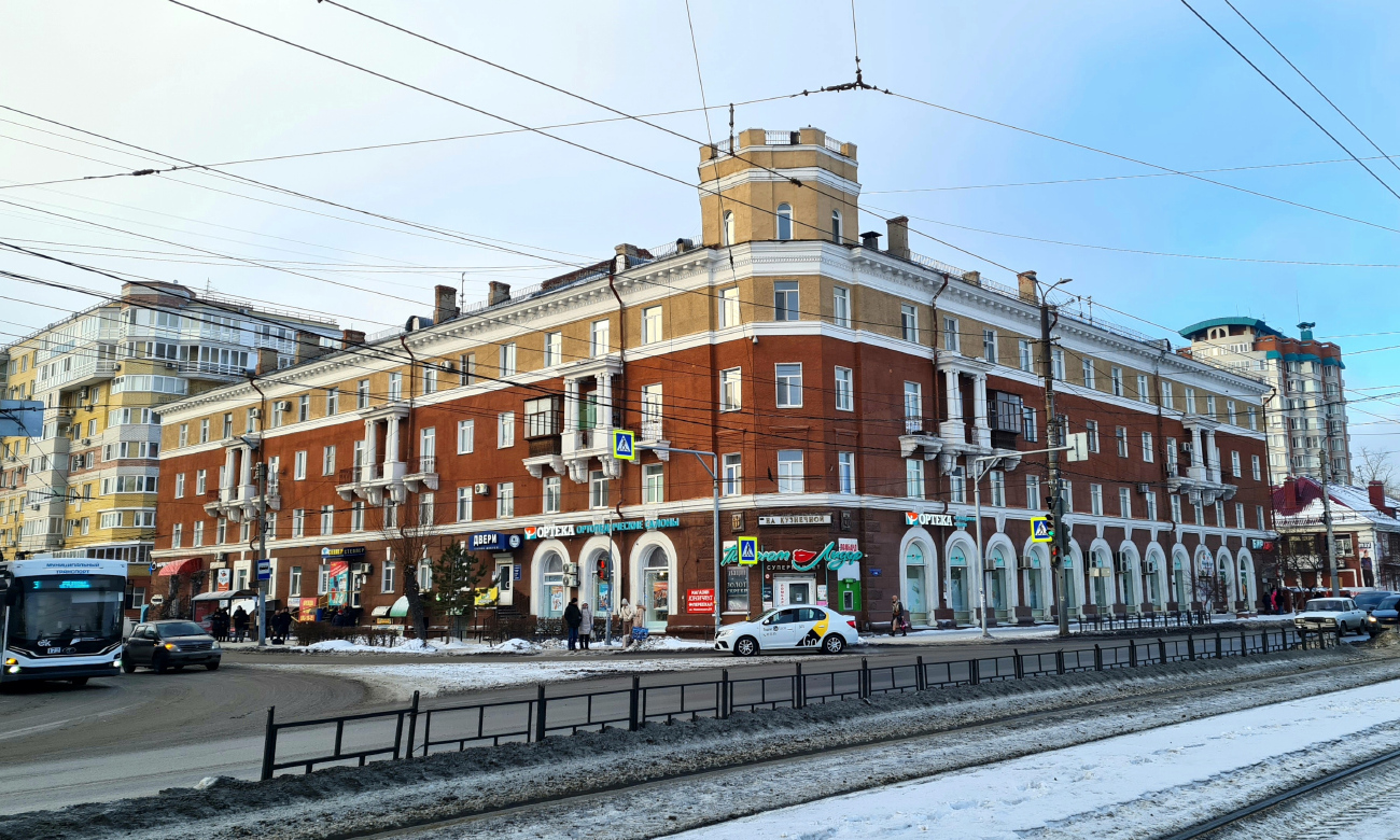 Омск, Улица Богдана Хмельницкого, 160 / Улица Маяковского, 101