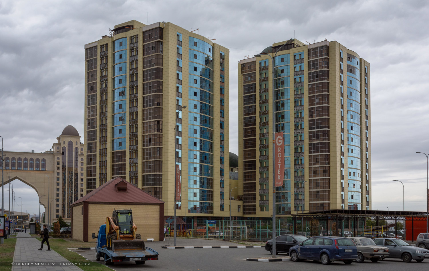 Грозный, Проспект Ахмат-Хаджи Кадырова, 137 корп. 1; Проспект Ахмат-Хаджи Кадырова, 137 корп. 2
