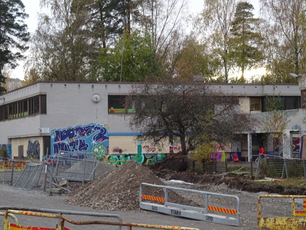 Helsinki, Jakomäenaukio, 1