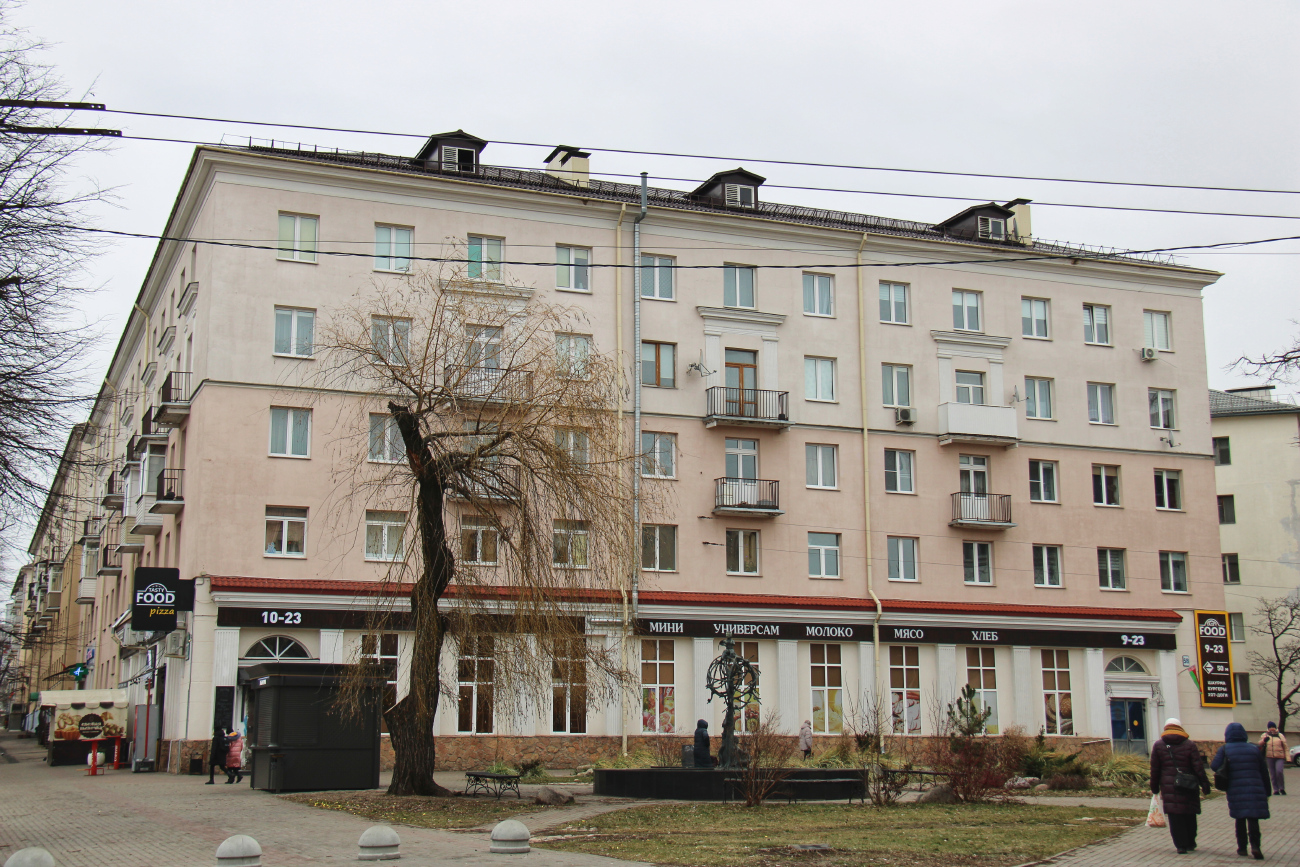 Минск, Бульвар Тракторостроителей, 5 / Улица Грицевца, 8