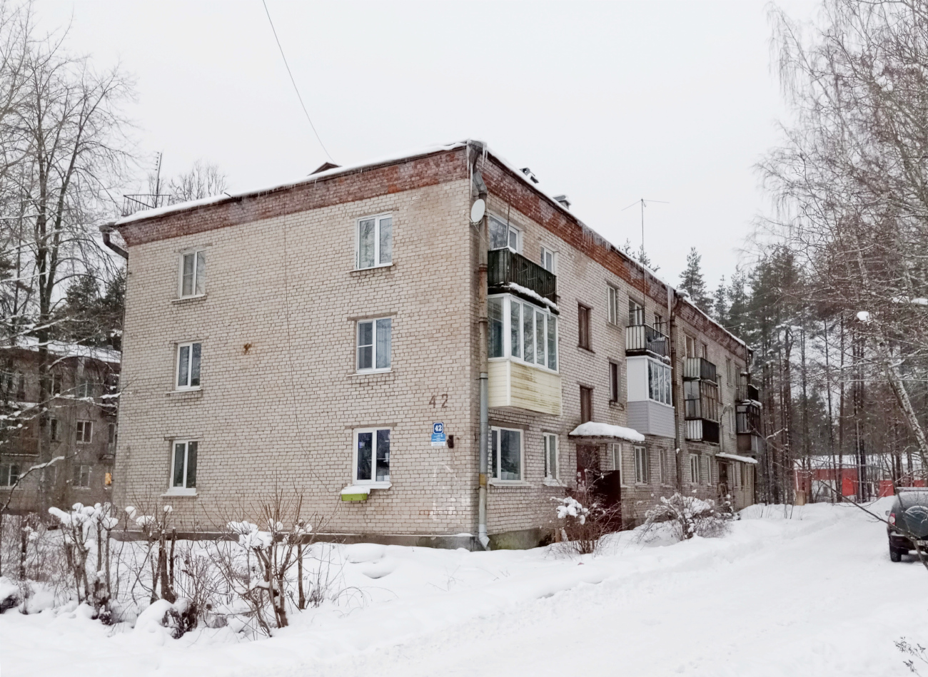 Семиозерье, Центральная улица, 42