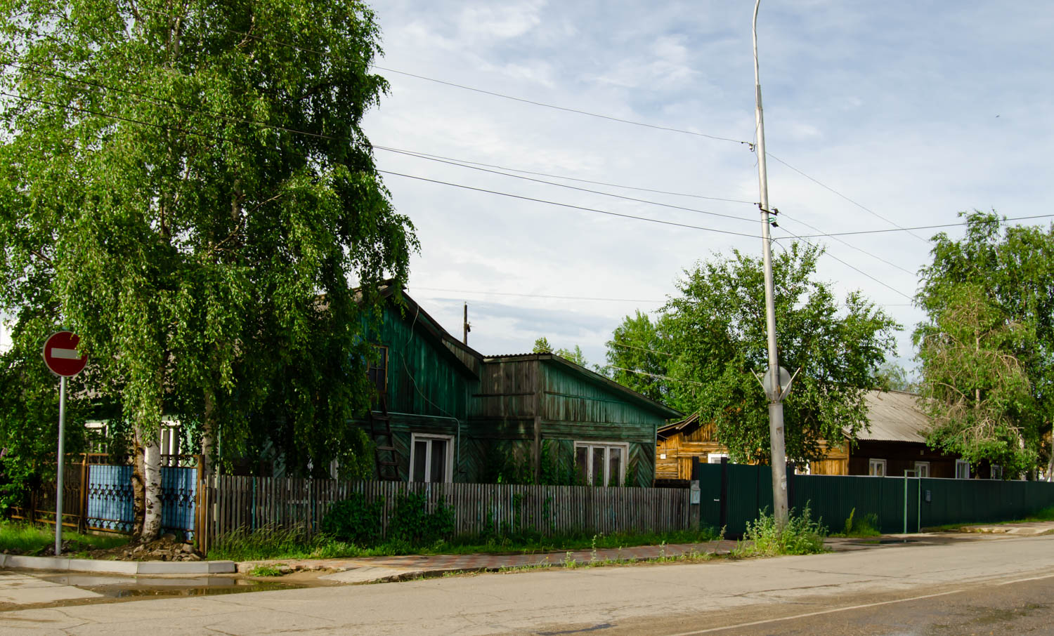 Ленск, Улица Ойунского, 10; Улица Ленина, 81