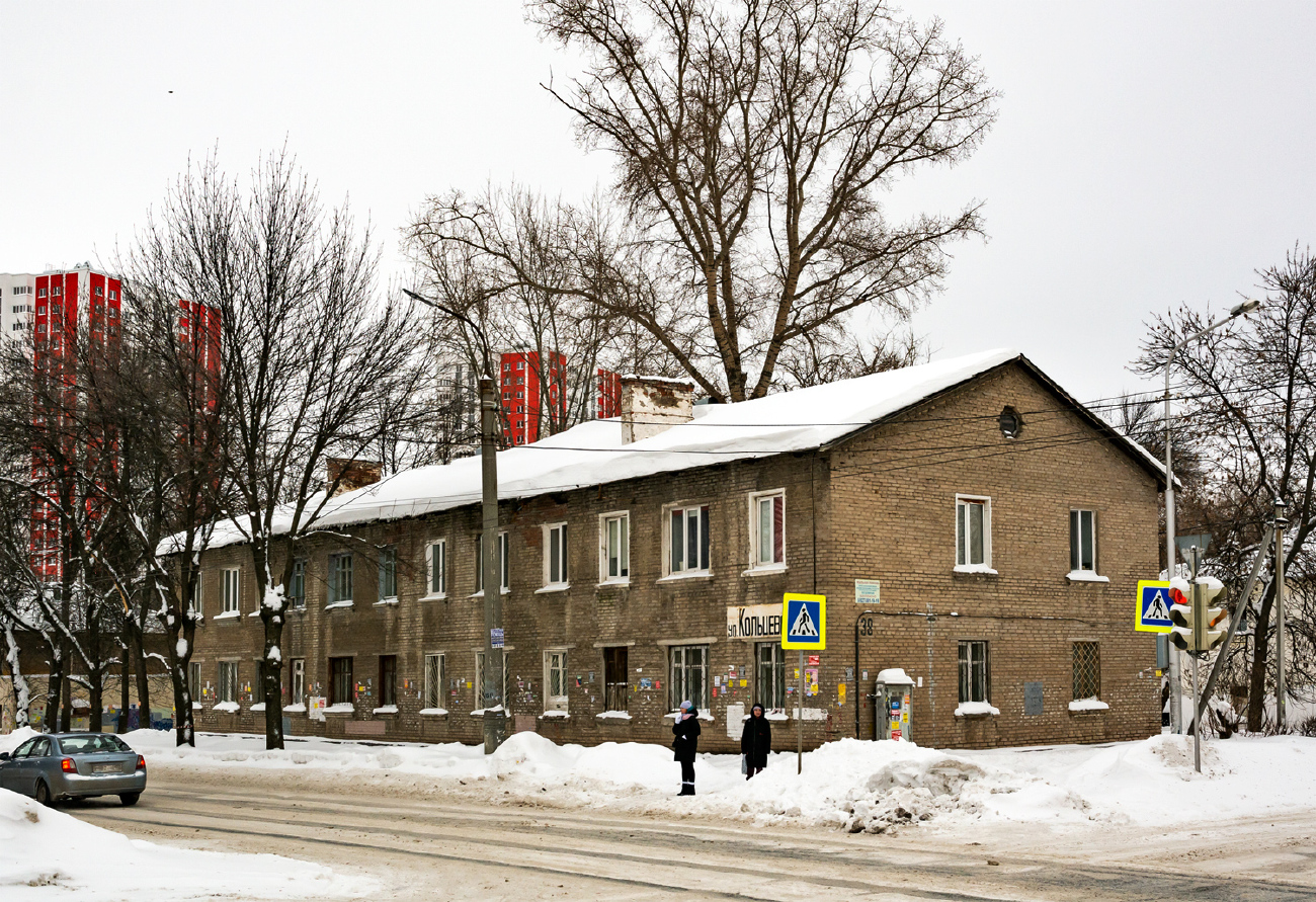 Ufa, Кольцевая улица, 142 / Кремлёвская улица, 38