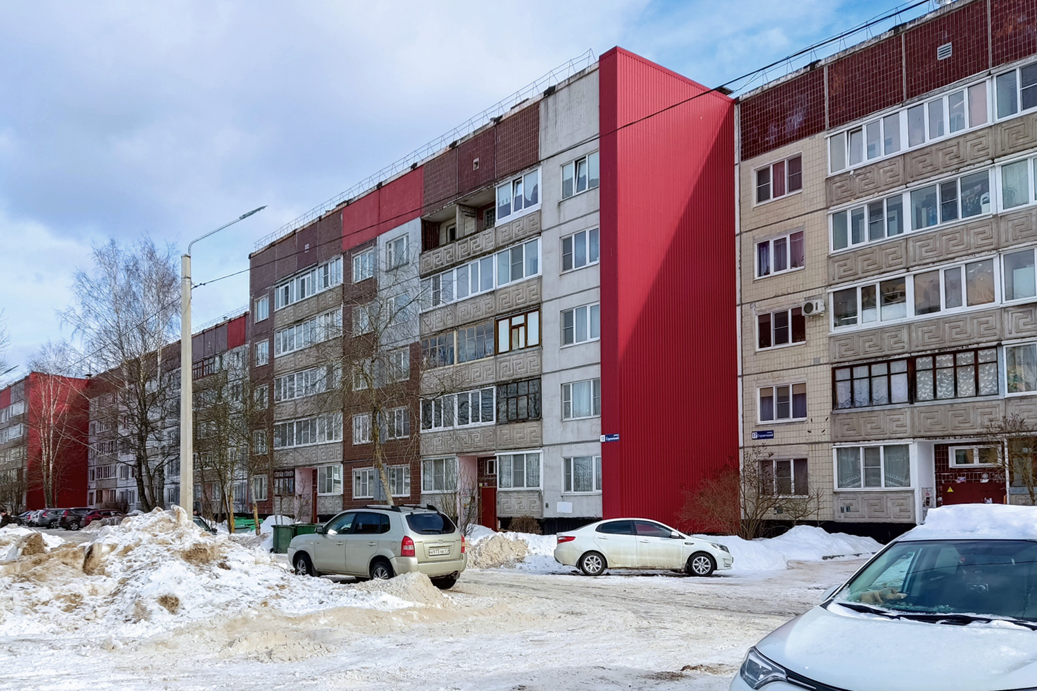 Кириши, Улица Строителей, 15 (подъезды 5-6)