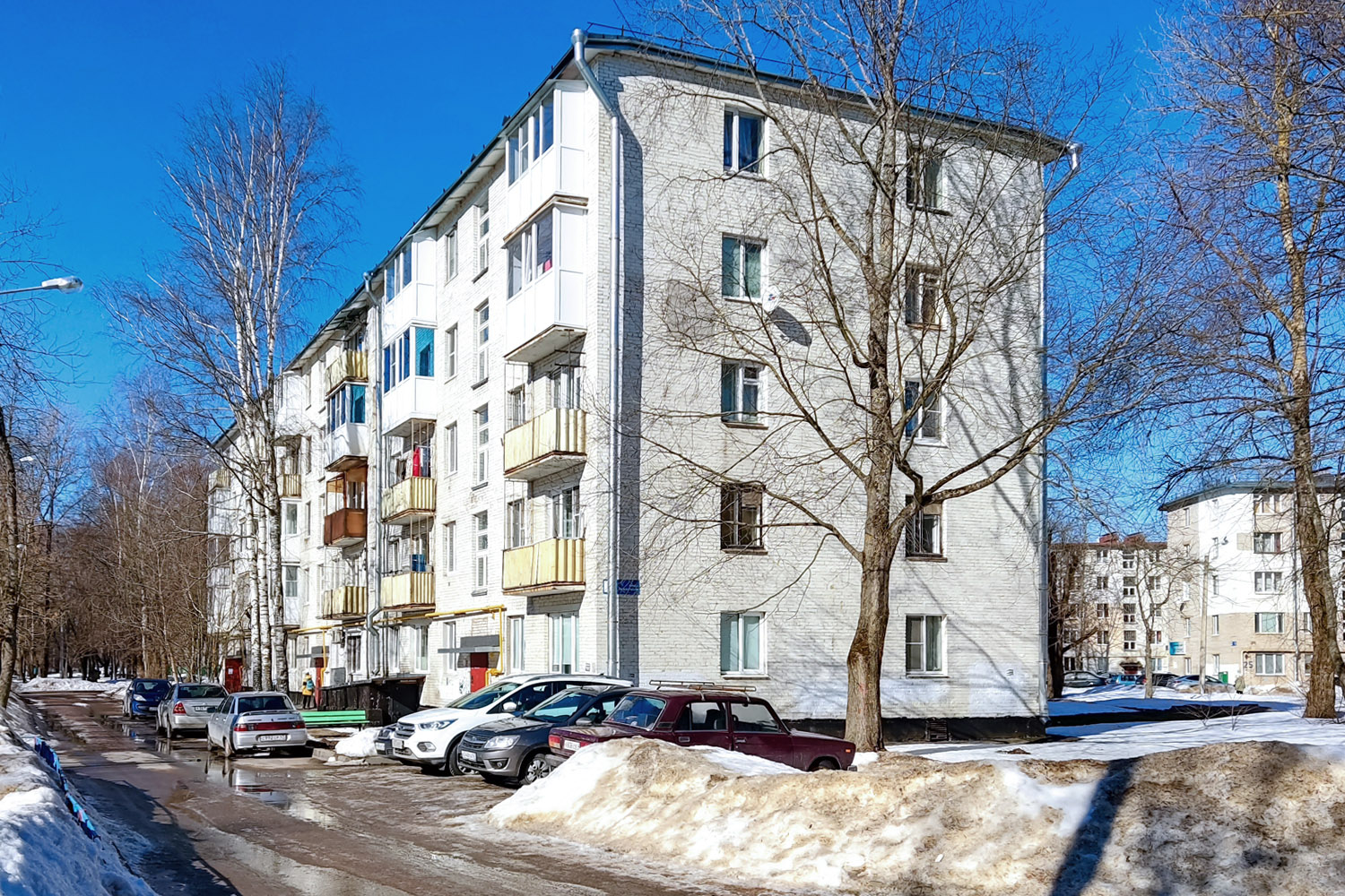 Кiришi, Улица Романтиков, 5