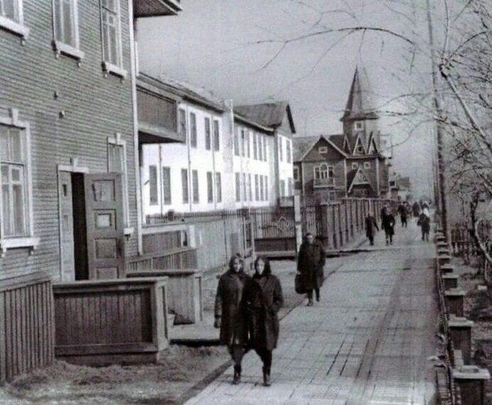 Нарьян-Мар, Улица Смидовича, 23 / Улица Победы, 1
