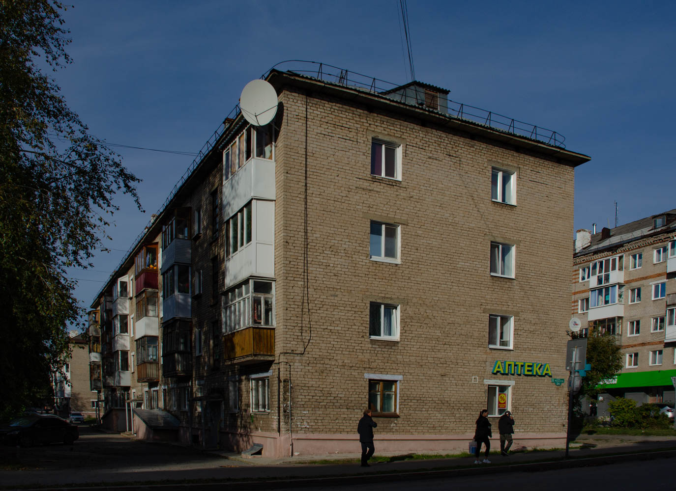 Соликамск, Улица Матросова, 24 / Улица Розы Люксембург, 20