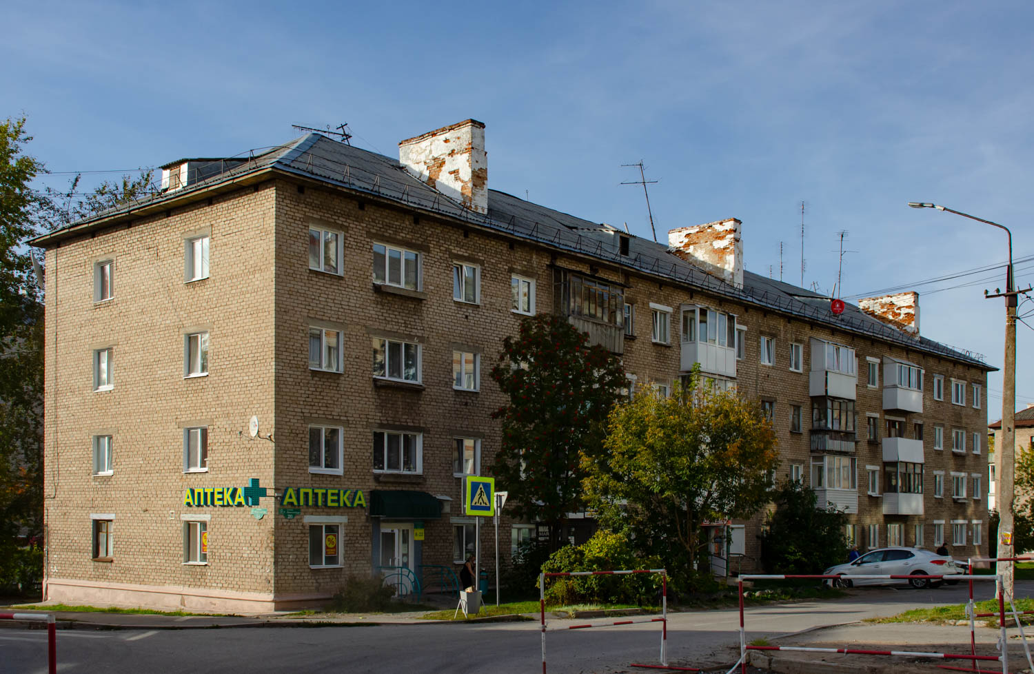 Соликамск, Улица Матросова, 24 / Улица Розы Люксембург, 20