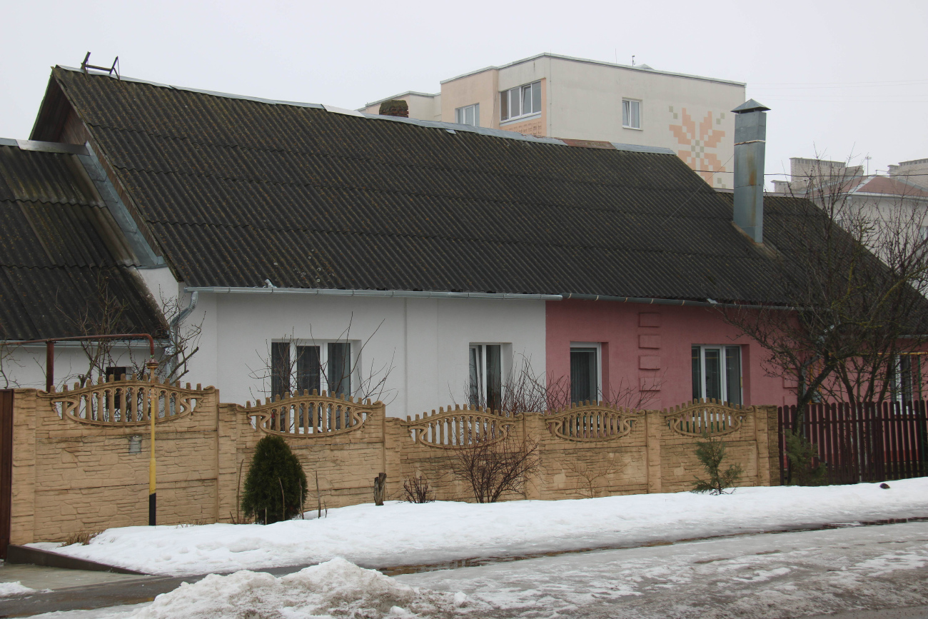 Большевик, Новопоселковая улица, 15