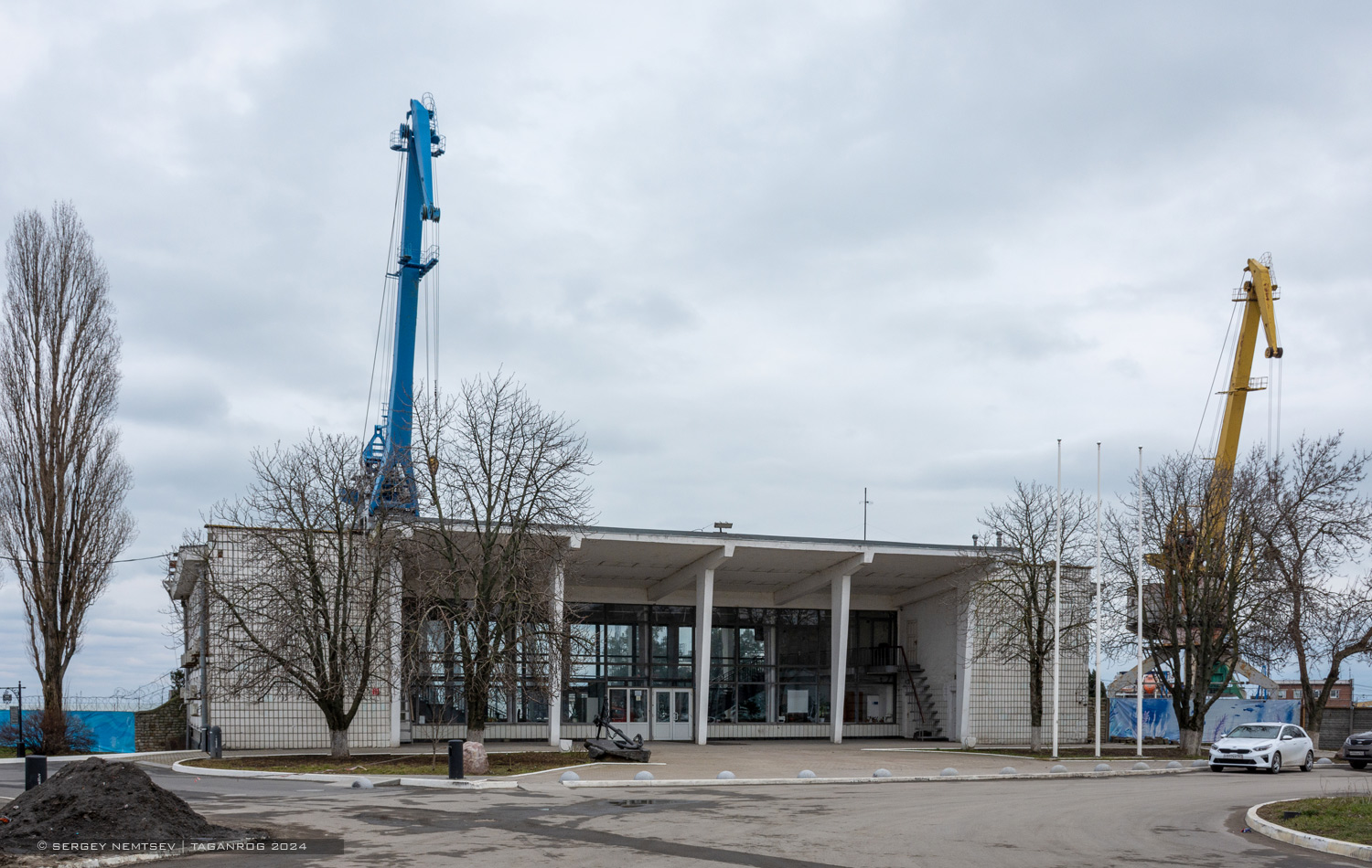 Таганрог, Площадь Морского Вокзала, 2