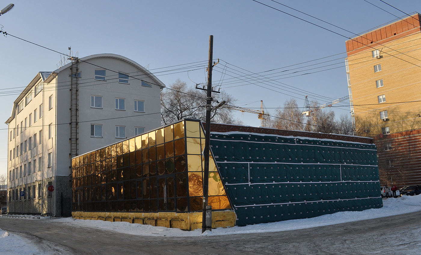 Омск, Вокзальная улица, 33; Вокзальная улица, 31А / Вузовская улица, 1