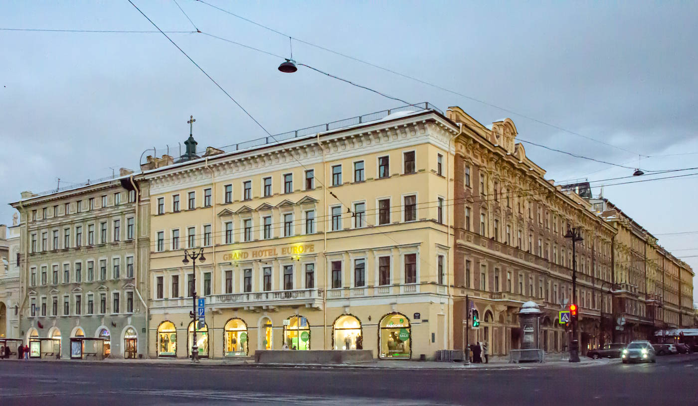 Peterburi, Невский проспект, 34; Михайловская улица, 1