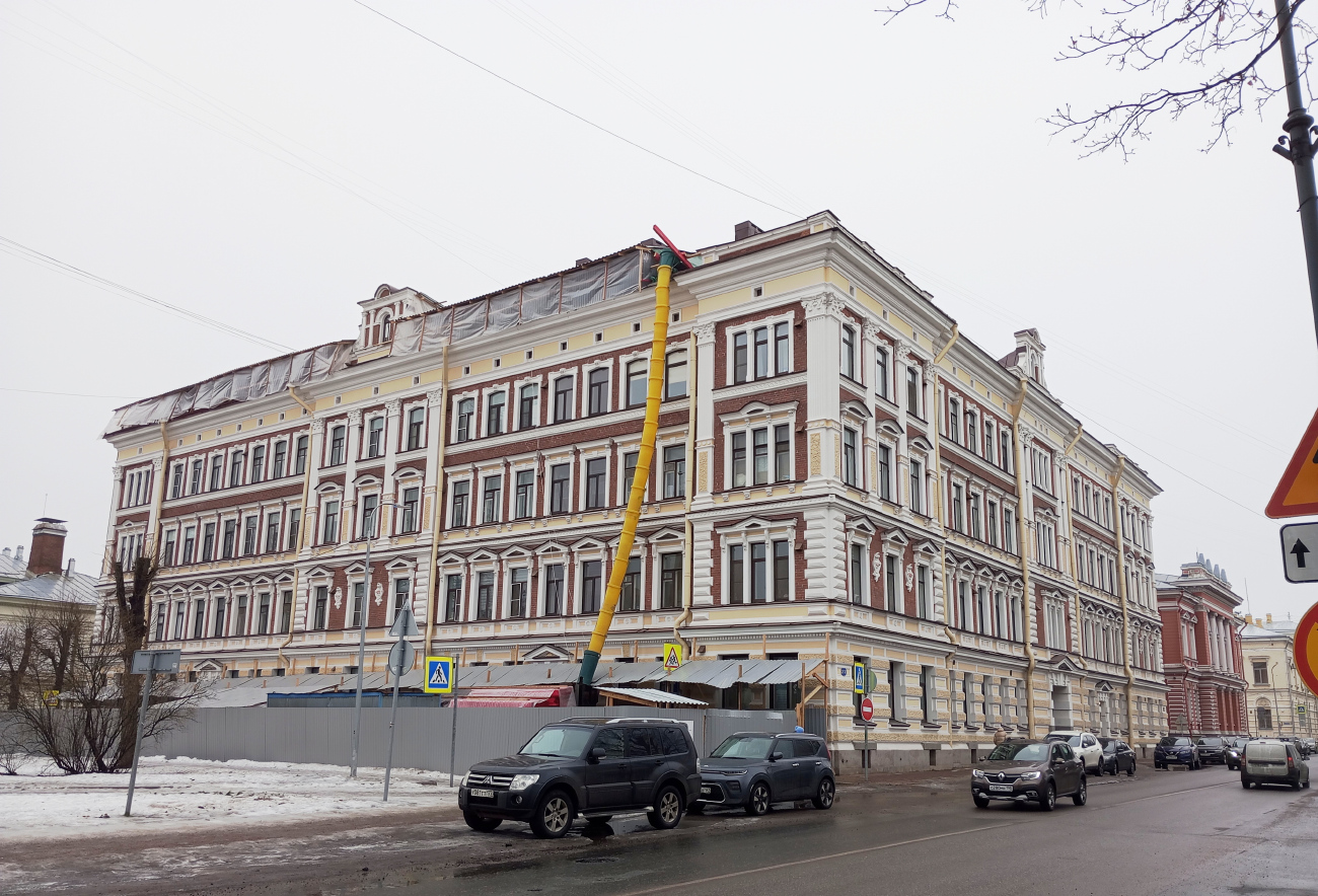 Выборг, Улица Пушкина, 12 / Крепостная улица, 37