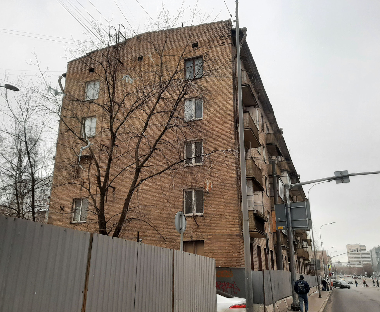 Москва, 1-й Красногвардейский проезд, 18 / Улица Антонова-Овсеенко, 1 корп. 3