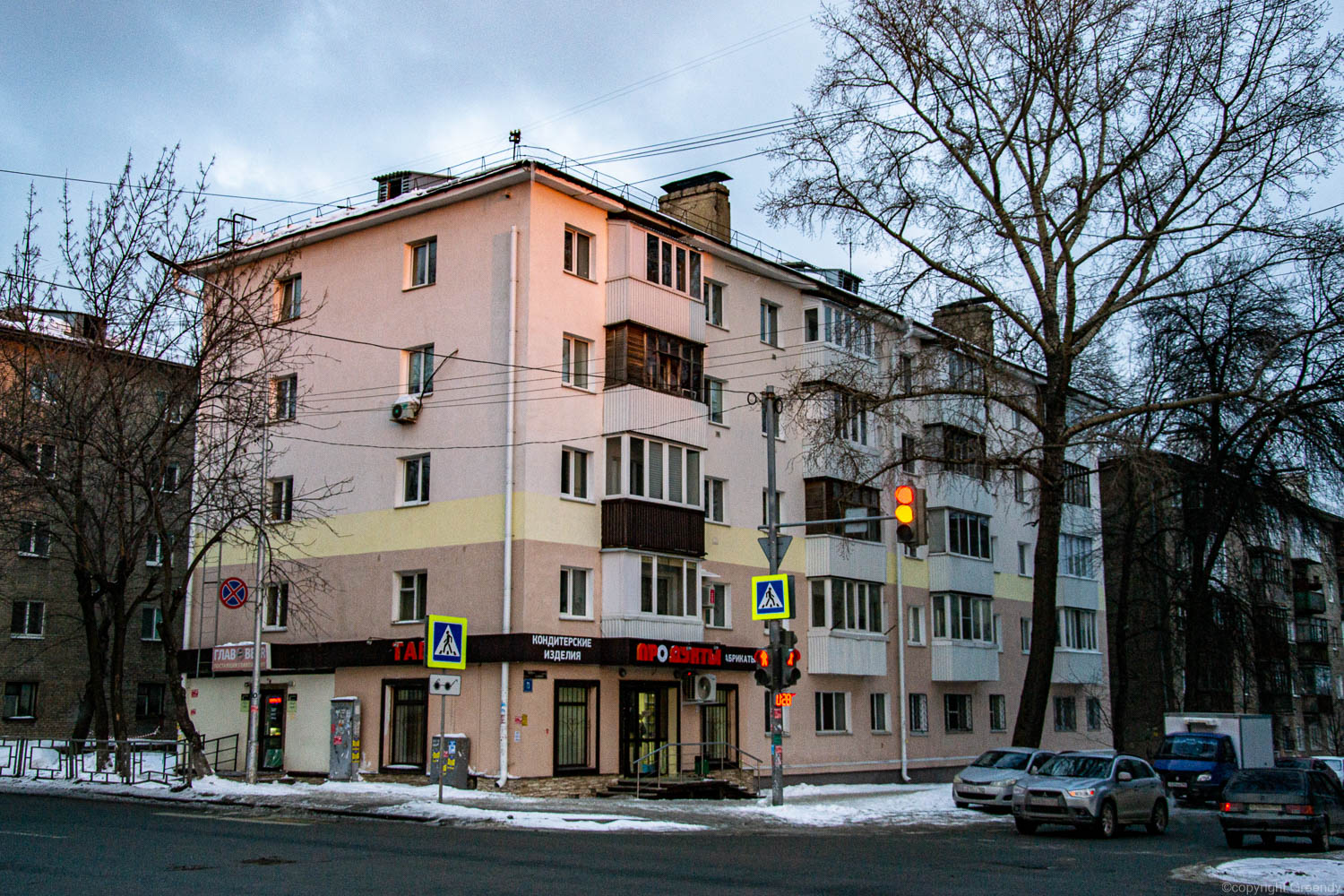 Уфа, Улица Калинина, 73 / Улица Александра Невского, 24