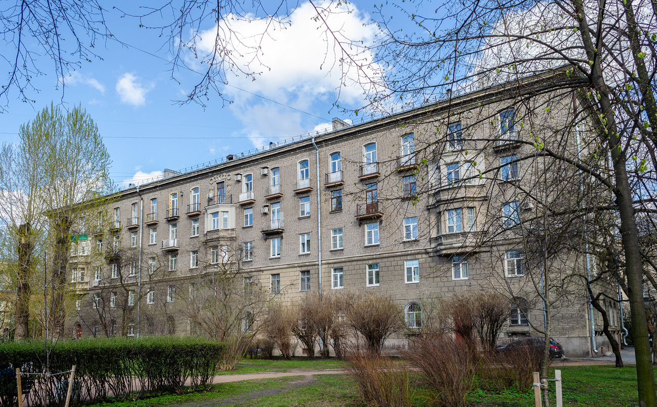 Санкт-Петербург, Улица Васи Алексеева, 18
