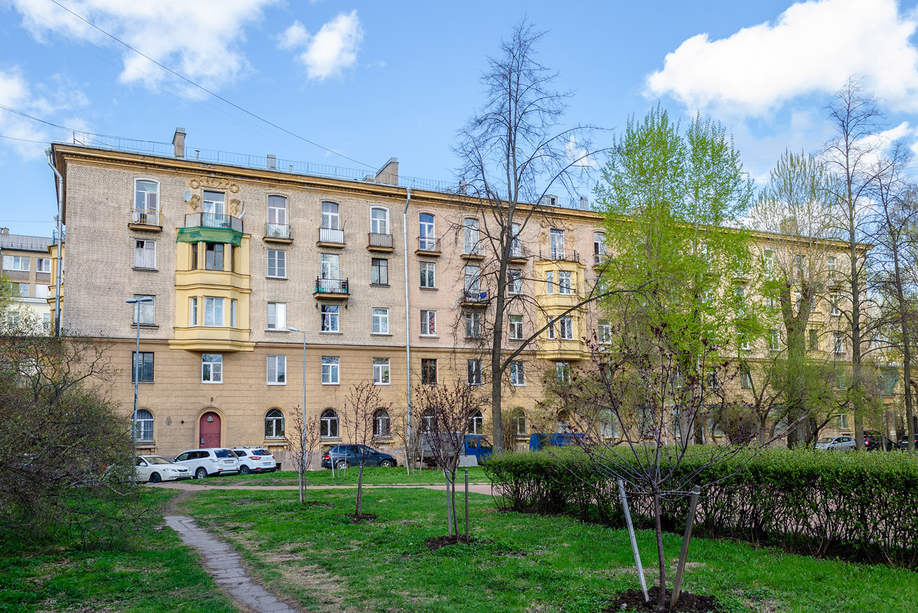 Санкт-Пецярбург, Улица Васи Алексеева, 16