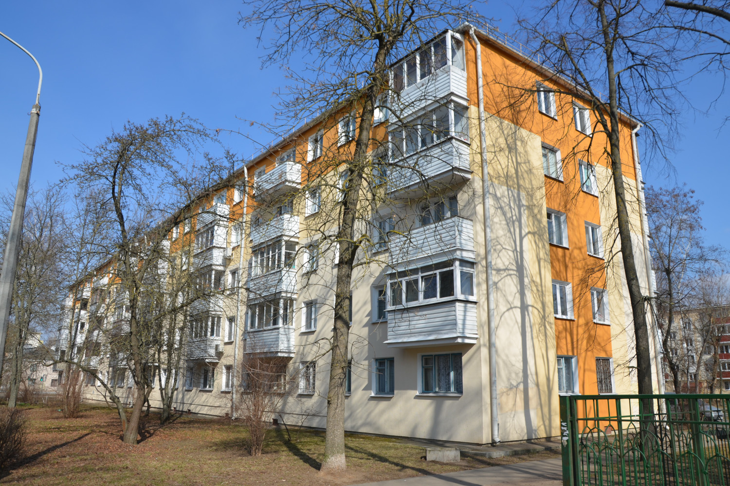 Минск, Орловская улица, 13 / Улица Гая, 18