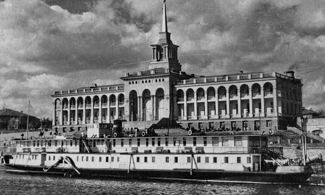 Красноярск, Улица Дубровинского, 1