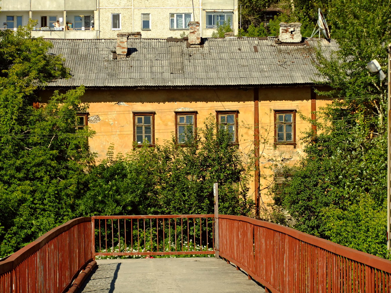 Чусовой, Улица Матросова, ?; Электродеповская улица, 4