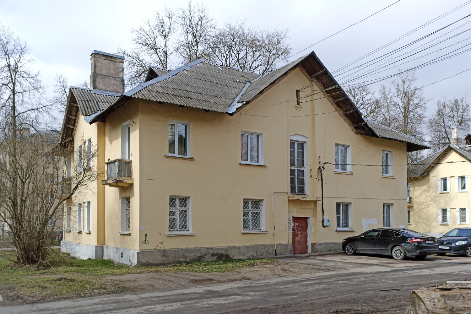 Волхов, Молодёжная улица, 9