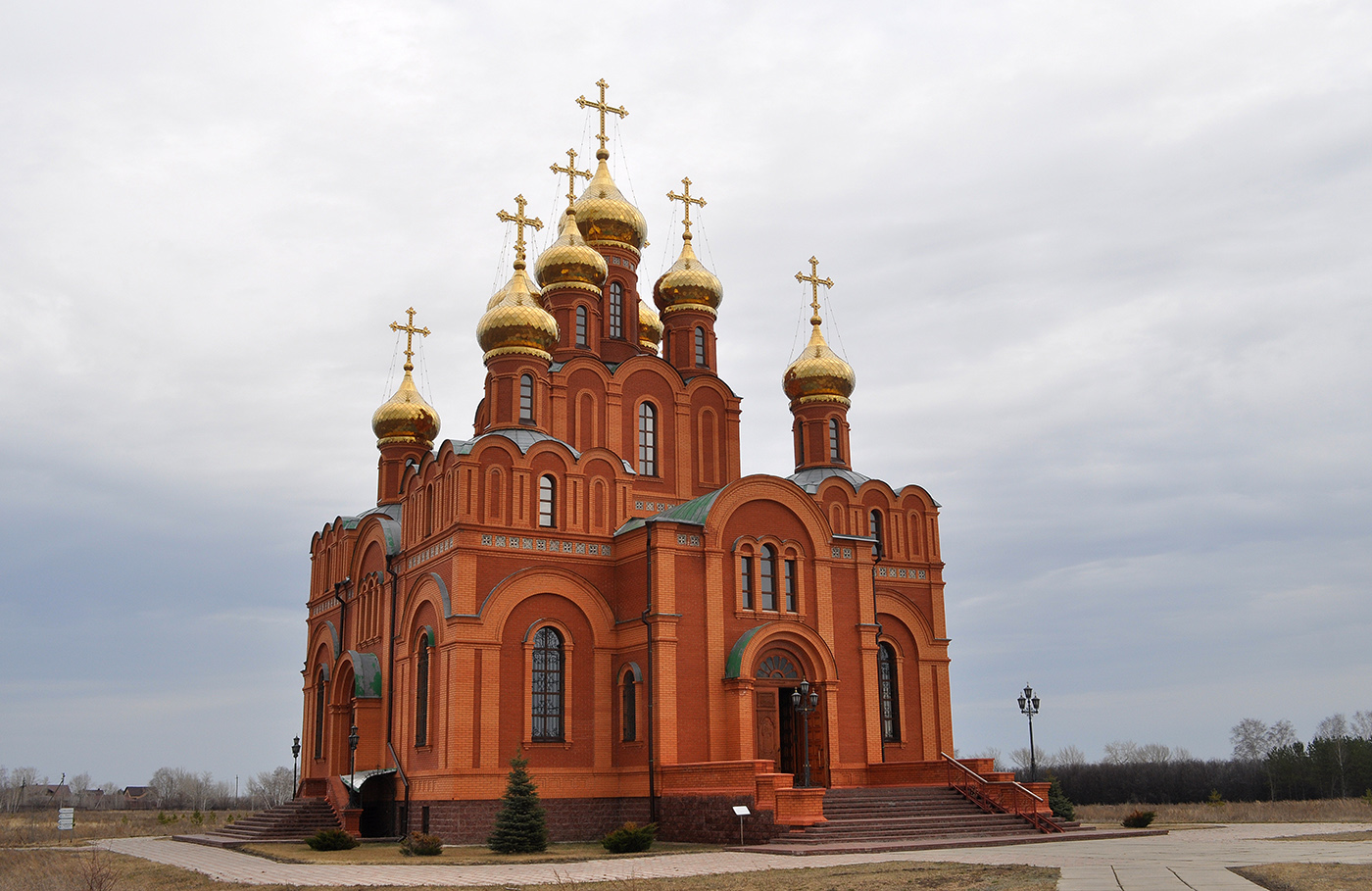 Омский район, прочие н.п., пос. Набережный, Монастырская улица, 12/4, Ачаирский женский монастырь Честного Креста Господня, Собор Успения Пресвятой Богородицы