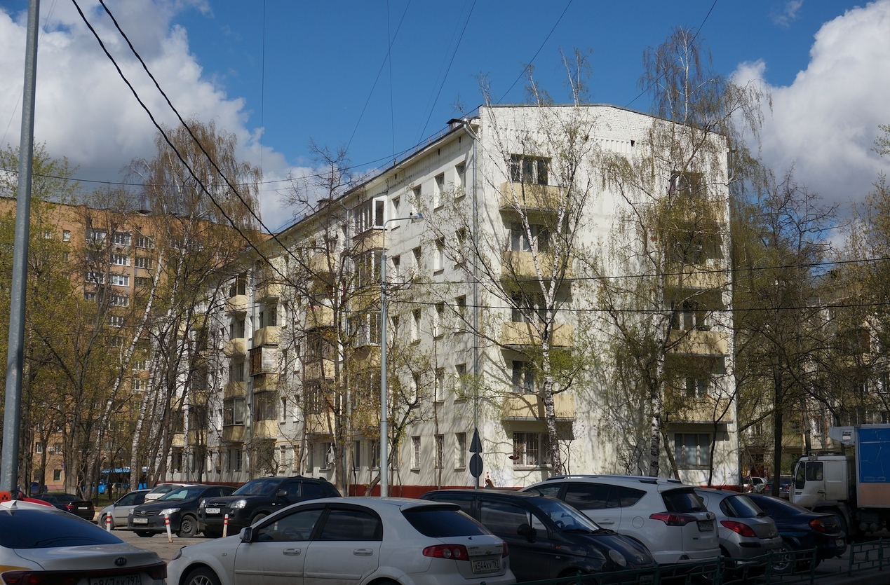 Москва, Улица Юных Ленинцев, 28 / Волжский бульвар, 35