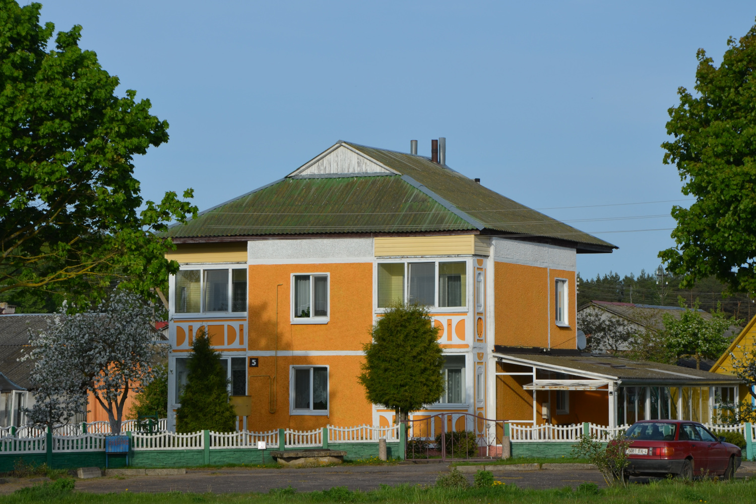 Новосёлки, Улица Дружбы, 5