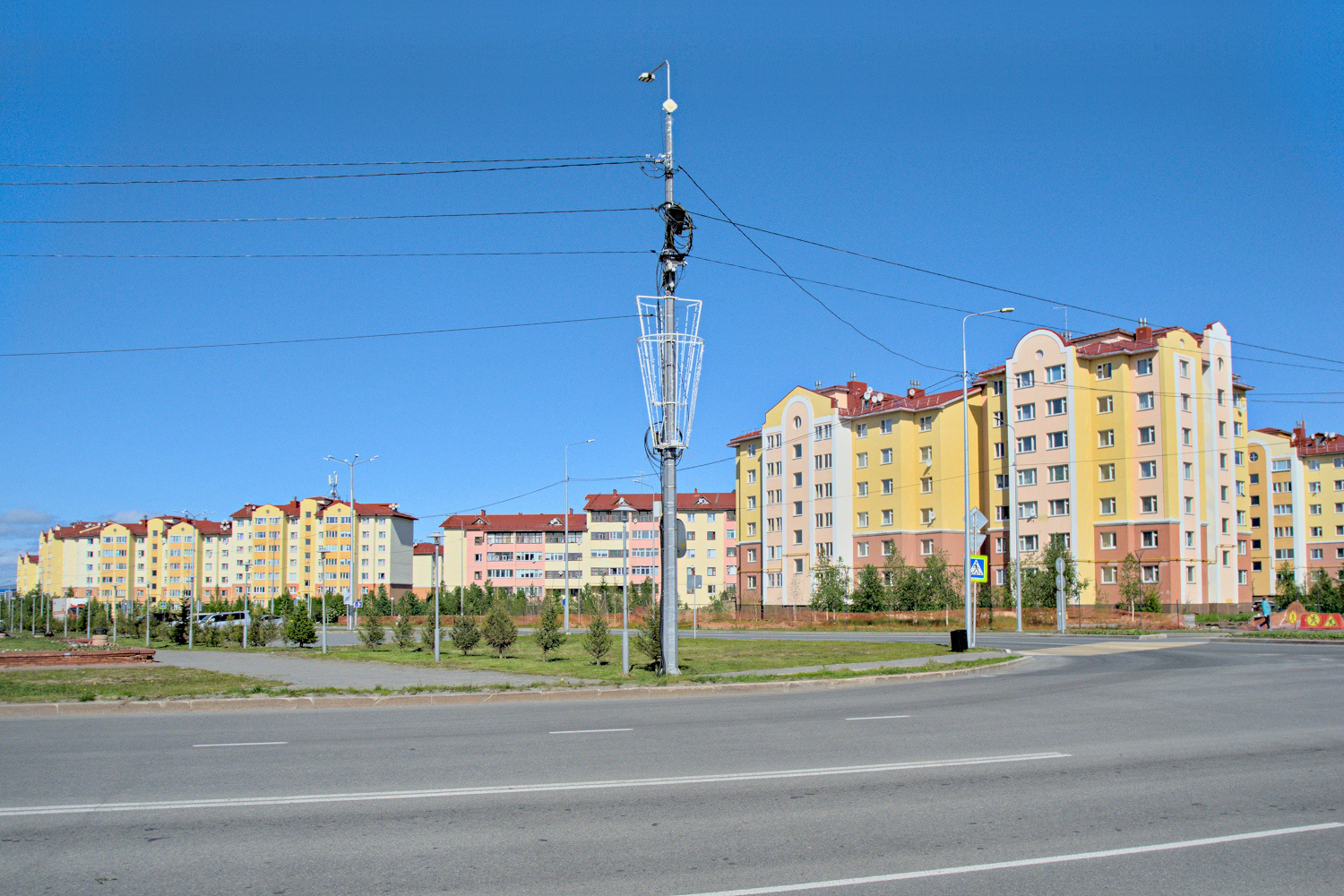Салехард, Арктическая улица, 12; Арктическая улица, 2