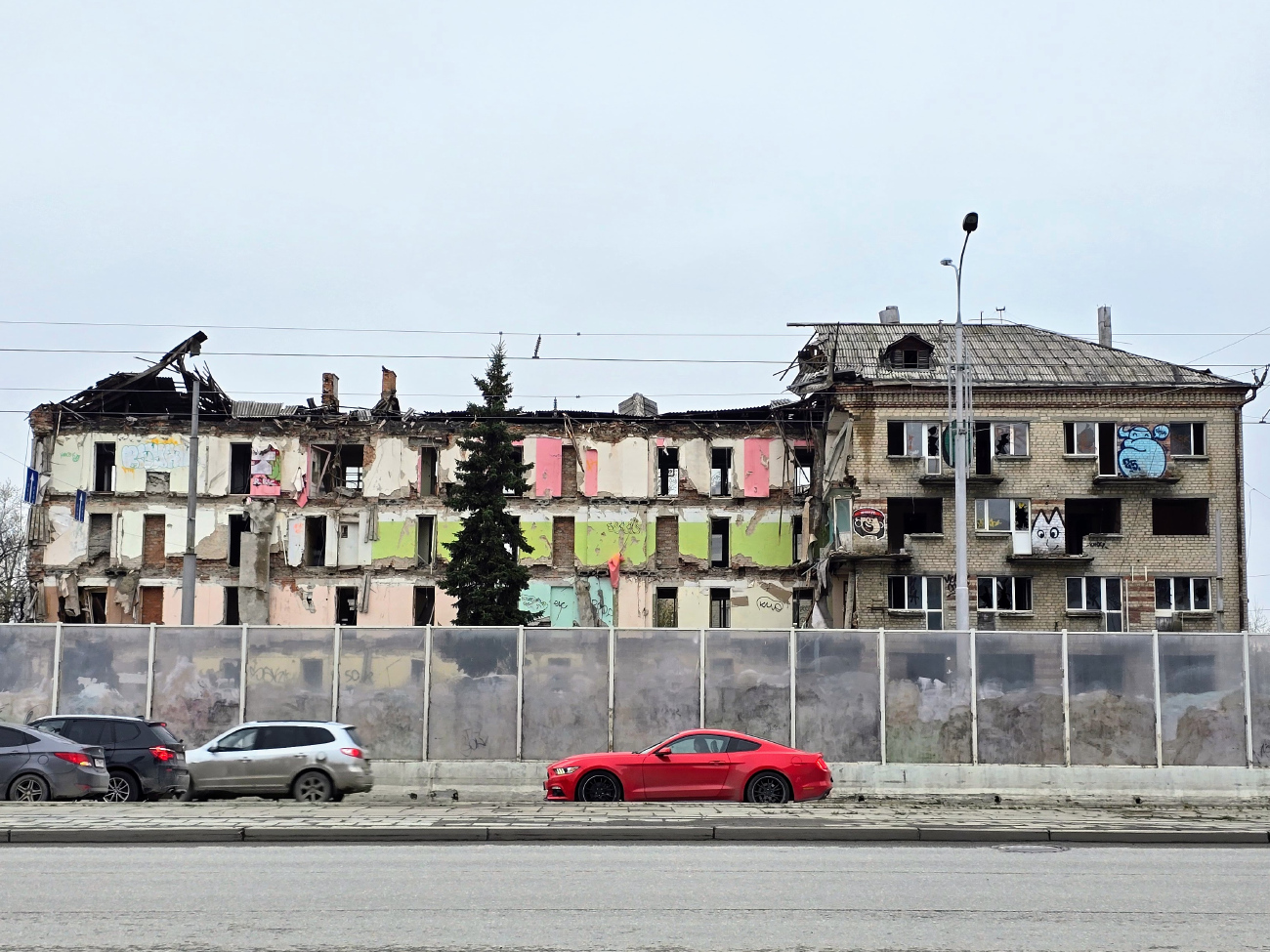 Екатеринбург, Улица Челюскинцев, 7