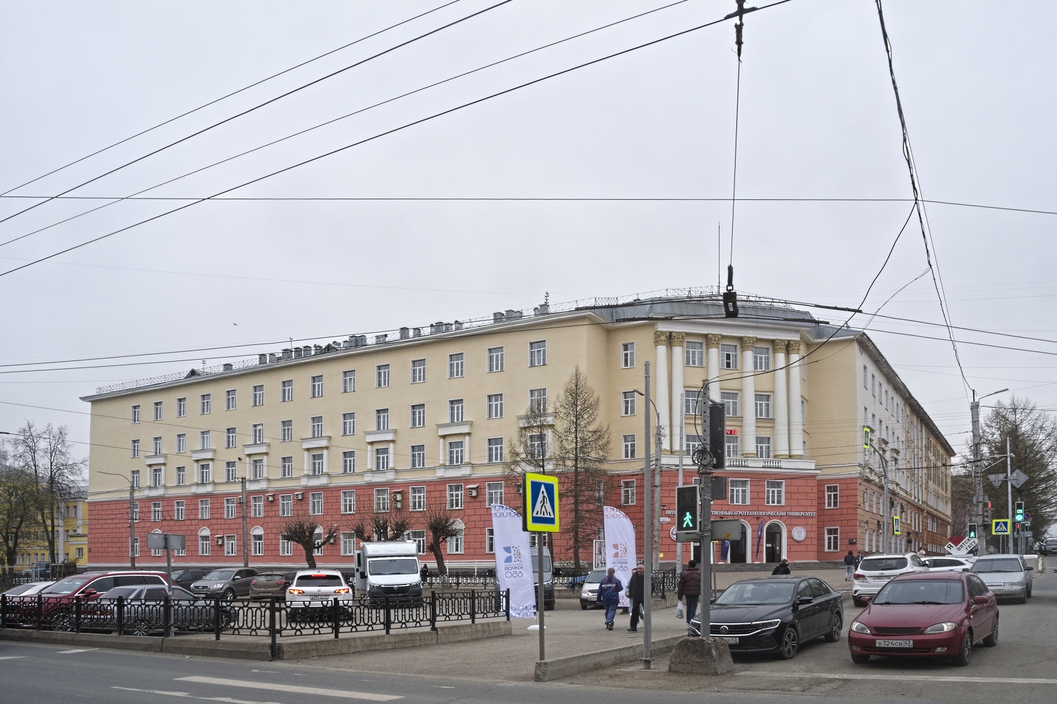 Киров, Октябрьский проспект, 133