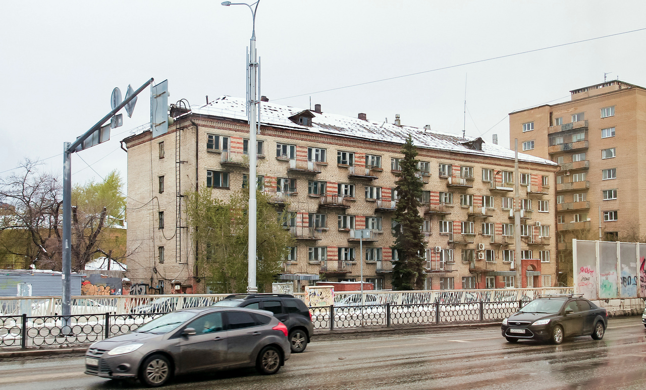 Екатеринбург, Улица Челюскинцев, 7