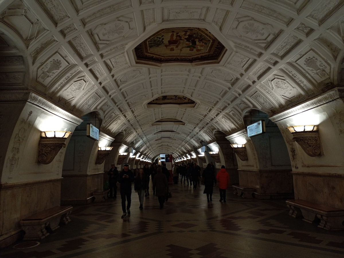 Москва, Кольцевая линия Московского метрополитена, станция метро «Белорусская»