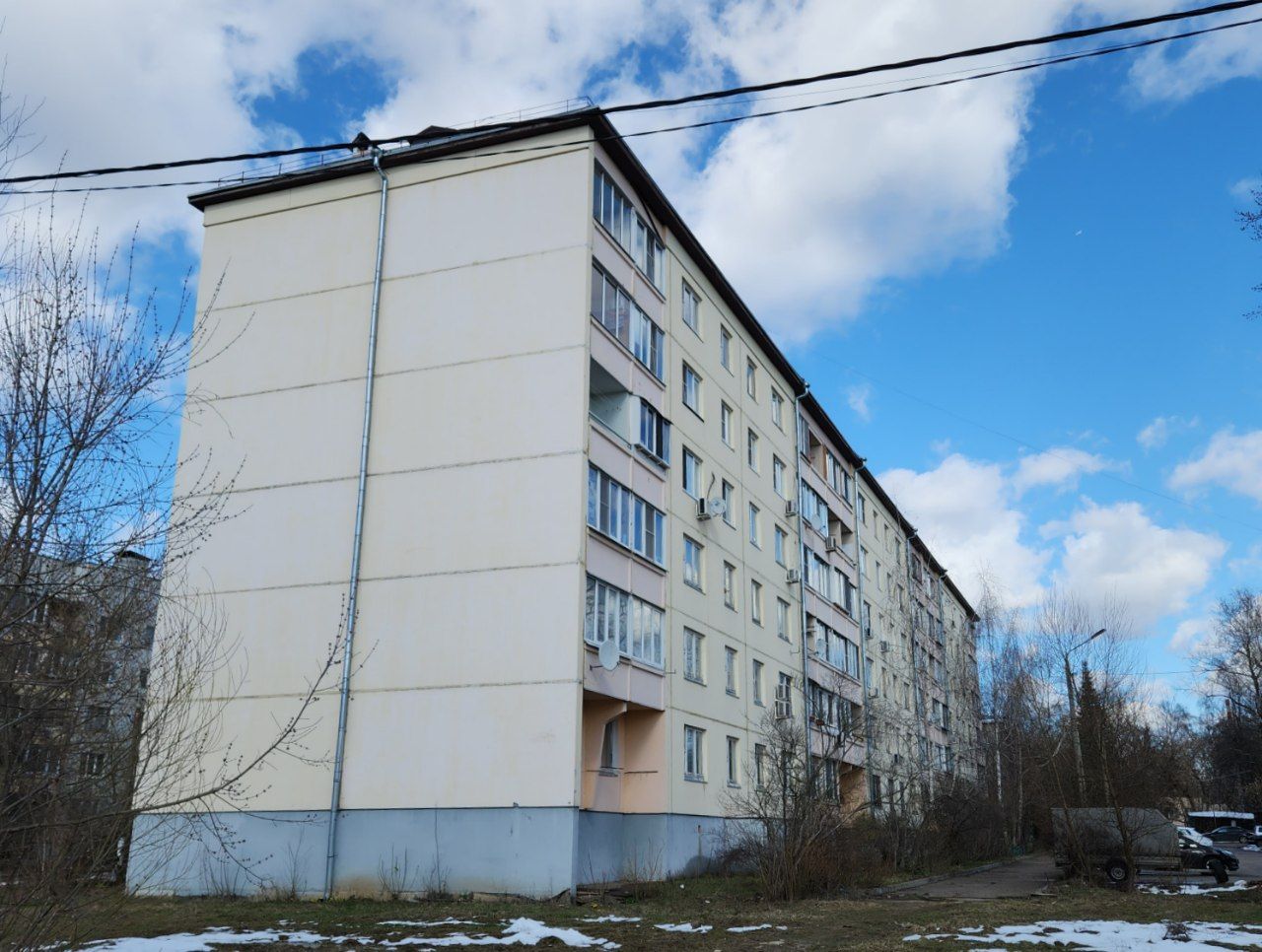 Красногорск, Микрорайон Опалиха, улица Мира, 10