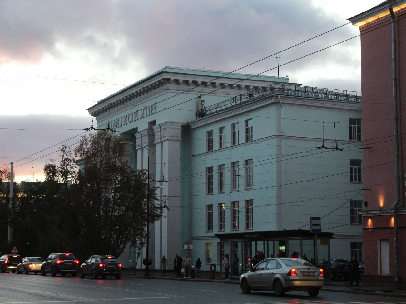 Мурманск, Проспект Ленина, 90