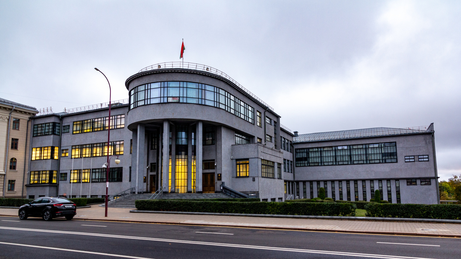 Минск, Красноармейская улица, 9 / Улица Кирова, 47