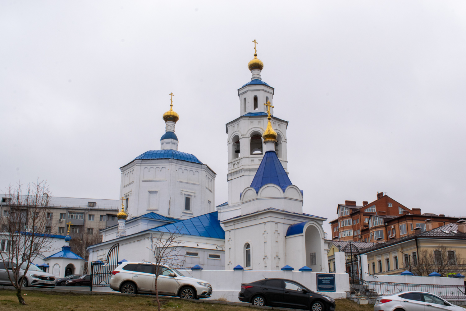 Казань, Большая Красная улица, 1 / Федосеевская улица, 2; Большая Красная улица, 1 / Федосеевская улица, 2 (часовня)