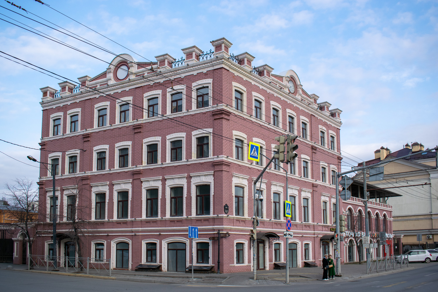 Казань, Право-Булачная улица, 45 / Астрономическая улица, 2