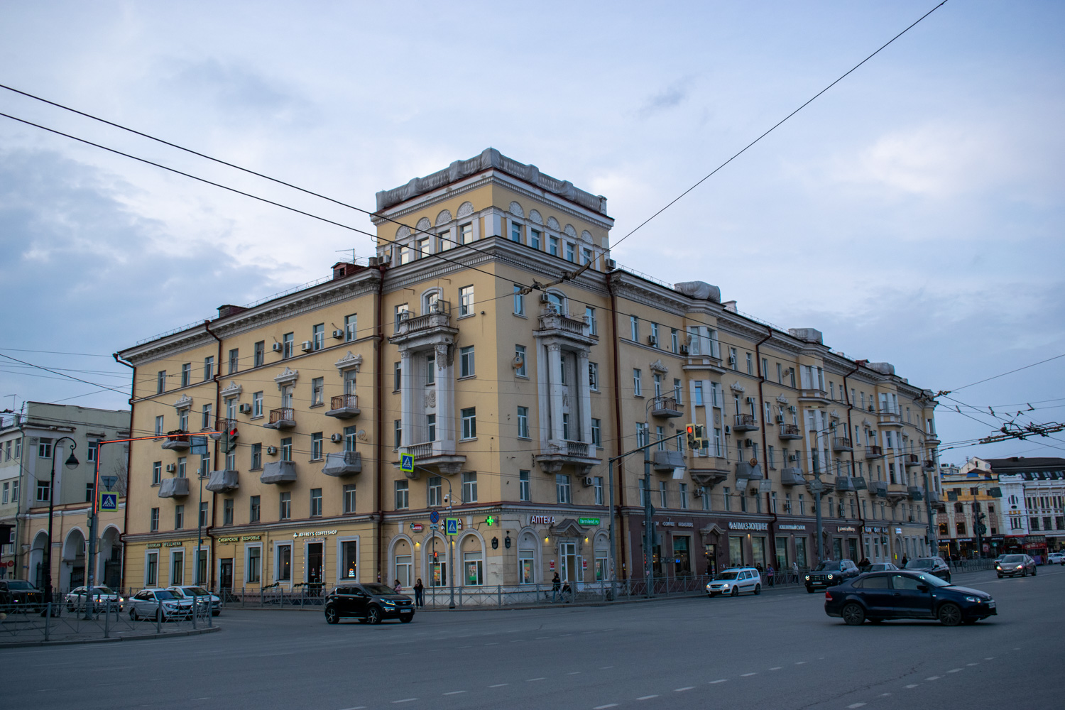 Казань, Улица Пушкина, 5 / Улица Островского, 43