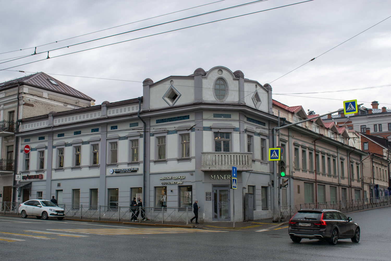 Casáin, Улица Пушкина, 54 / Улица Максима Горького, 1