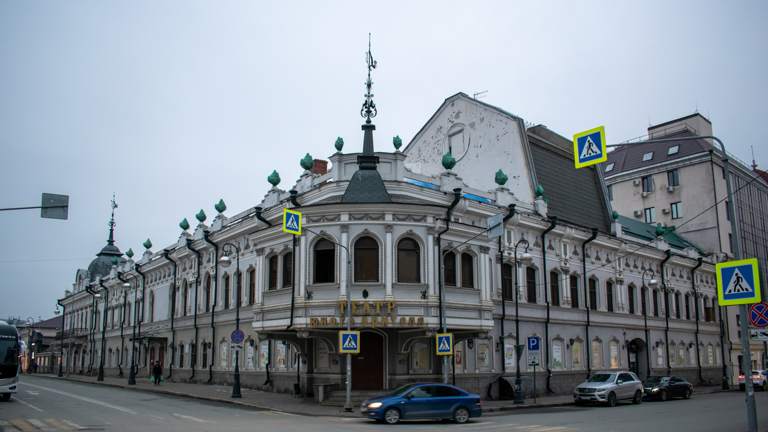 Kazan, Улица Островского, 10 / Улица Кави Наджми, 4