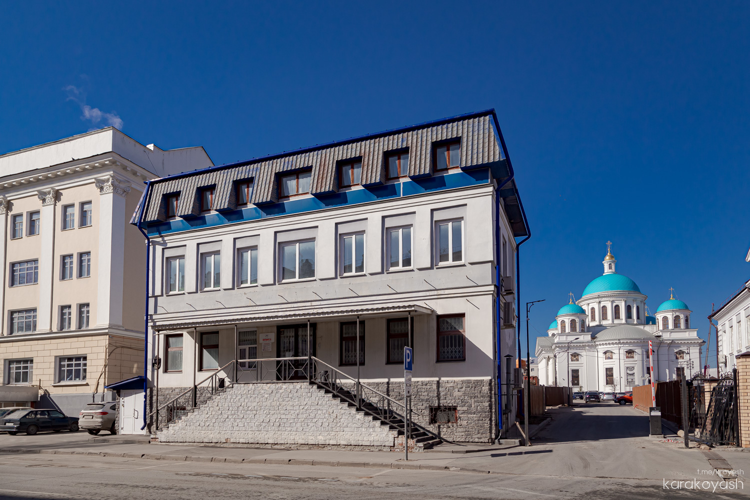 Casáin, Улица Япеева, 9А; Большая Красная улица, 5Б