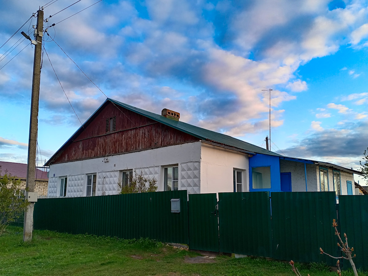 Dzerzhinsky district, дер. Барсуки, Молодёжная улица, 7