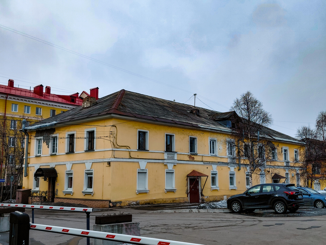 Мурманск, Октябрьская улица, 8 Мурманск, Октябрьская улица, 8