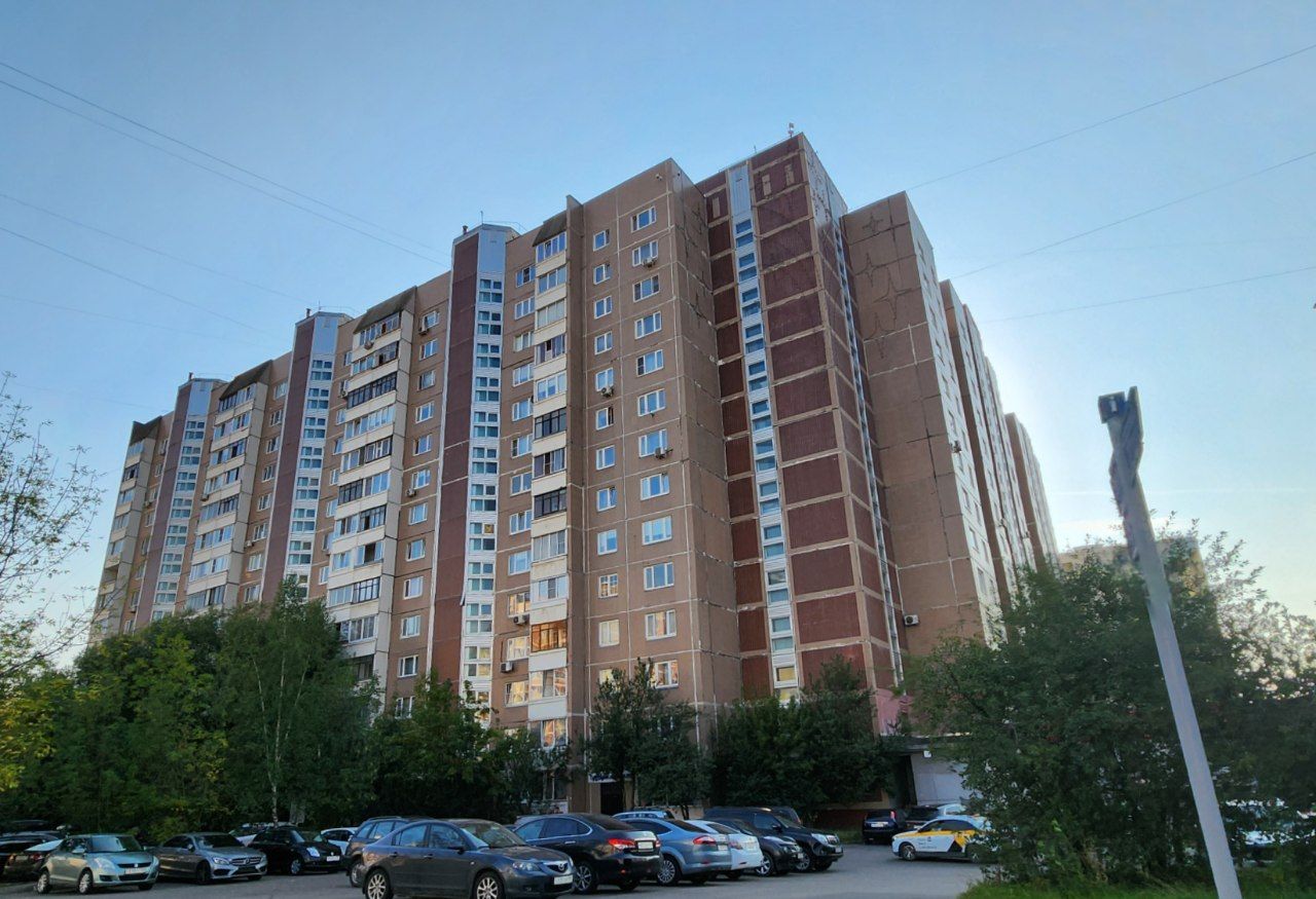 Зеленоград, 16-й микрорайон, корп. 1640 (подъезды 3-6)