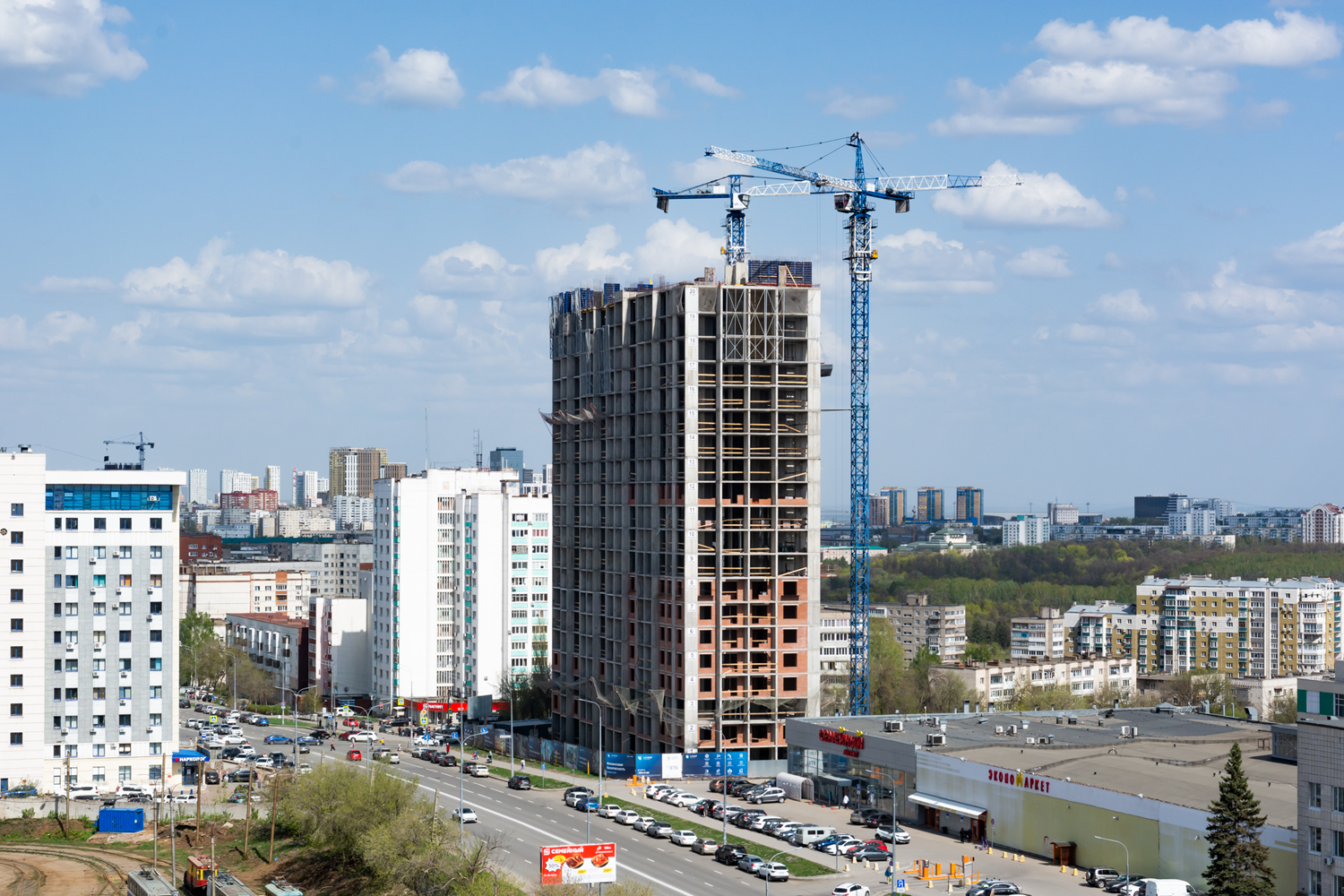 Ufa, Комсомольская улица, 8 стр; Комсомольская улица, 10