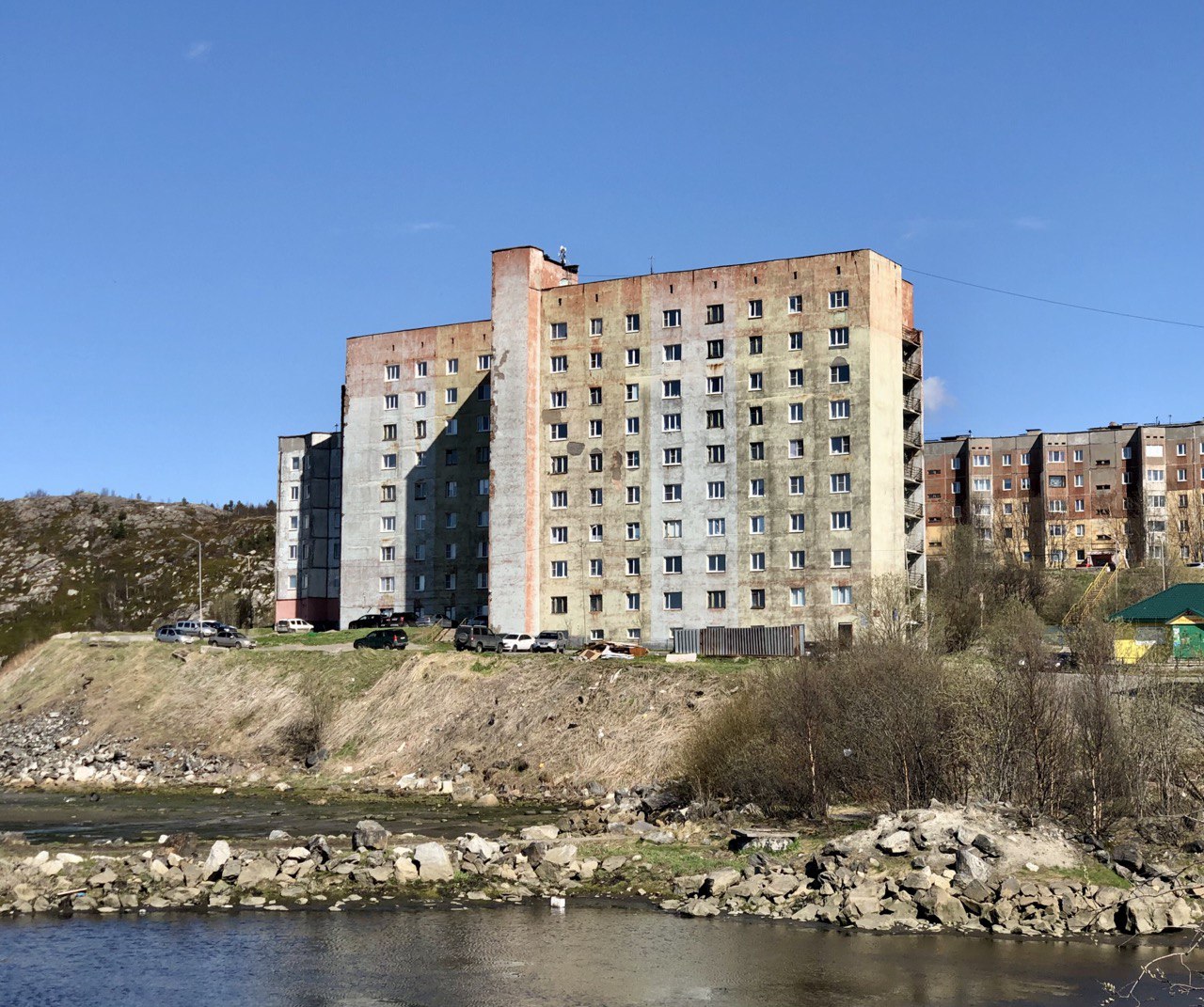 Мурманск, Район Росляково, Приморская улица, 8 корп. 1